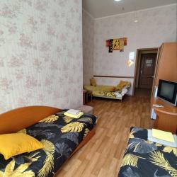 3-местный номер стандарт улучшенный с 2 односпальными кроватями