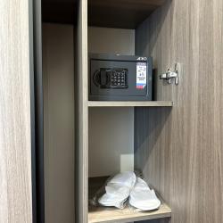 Комната стандарт с 1 двуспальной кроватью и балконом