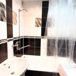 Фото Апартаменты на улице Крупинова 4