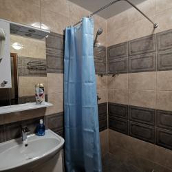 Номер стандарт улучшенный с 1 односпальной и 1 двуспальной кроватью