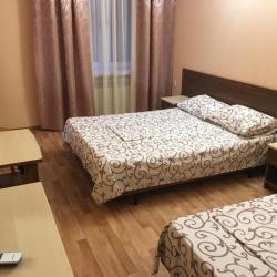 Номер улучшенный с 1 односпальной и 1 двуспальной кроватью
