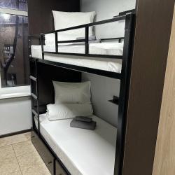 Кровать в 4-местном общем женском номере