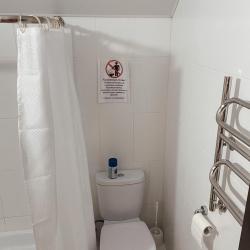 Номер стандарт с 1 двуспальной и 1 односпальной кроватью (мансарда)