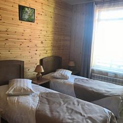 Номер улучшенный с 2 односпальными кроватями (с завтраком)