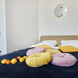 Фото Отель Живи уютно на улице Максима Горького 3