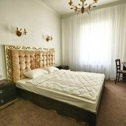 Номер стандарт с 1 двуспальной кроватью