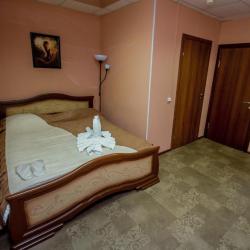 Номер комфорт с 1 двуспальной кроватью (4)