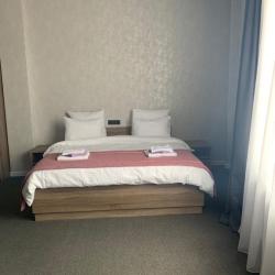 Номер стандарт с 1 двуспальной кроватью (с завтраком)