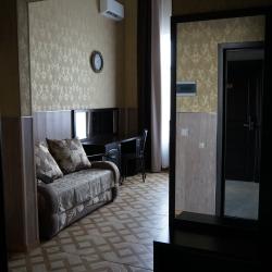 Номер стандарт с 1 двуспальной кроватью и балконом