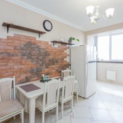 Фото Апартаменты на улице Рогожникова 1