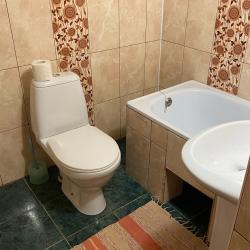 Комната эконом с диваном (мансарда, удобства на этаже)