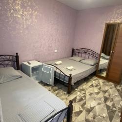 Номер стандарт с 1 односпальной и 1 двуспальной кроватью