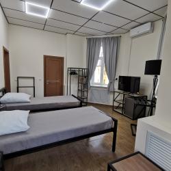 Комната семейная с 2 односпальными кроватями и 1 двухъярусной кроватью №7