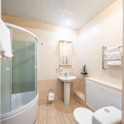 Просторные апартаменты с ремонтом, балконом, видом на лес 207 (60м2)