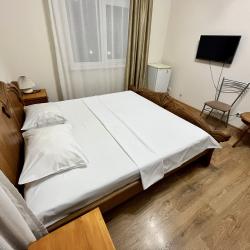 Номер стандарт с 1 двуспальной кроватью