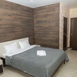 Номер комфорт улучшенный с 1 двуспальной кроватью