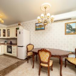 Фото Апартаменты на улице Демократическая