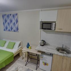 Фото Отель YourHouse (ЙоХаус) в 1-м микрорайоне 76