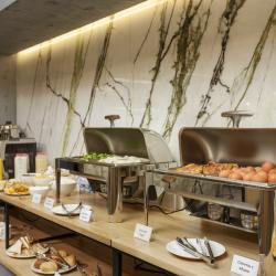 Фото Отель Country Hills Resort (Кантри Хиллс Резорт)