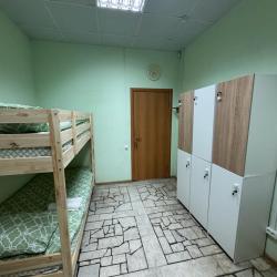 Кровать в 6-местном общем номере