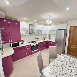 Фото Отель Большая 2х комнатная на Гладкова 26