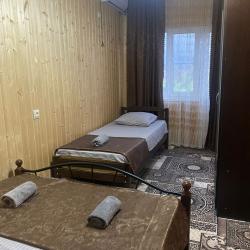 Номер стандарт с 1 односпальной и 1 двуспальной кроватью