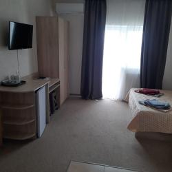 Номер стандарт с 2 двуспальными кроватями