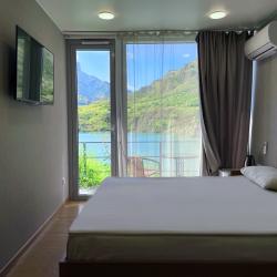 Номер стандарт улучшенный с 1 двуспальной кроватью (2 этаж)