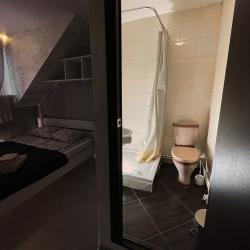 Номер стандарт с 1 двуспальной кроватью