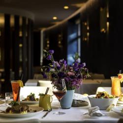 Фото Отель DoubleTree by Hilton Yerevan City Centre (Даблтри Хилтон Сити Центр)