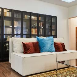 Фото Отель FlatStay Кирилловская 22| 3шка с просторной гостиной на 8 человек в центре