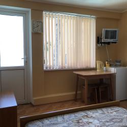 Номер стандарт с 1 двуспальной кроватью