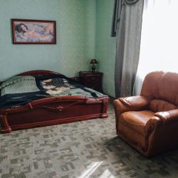 Номер полулюкс семейный с 1 двуспальной кроватью