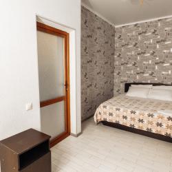 2-комнатные апартаменты с балконом, Мира 21/9А