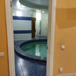 1-категория 2-х комнатный  с бассейном и сауной (№103)