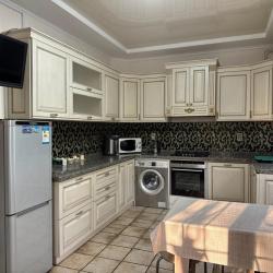 Кровать в 6-местном общем женском номере (общие удобства)