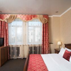 Номер стандарт с 1 двуспальной кроватью