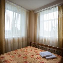 Номер люкс с 2 двуспальными кроватями