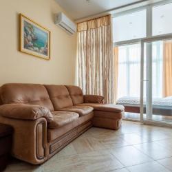 Апартаменты стандарт с двуспальной кроватью кв. 102б