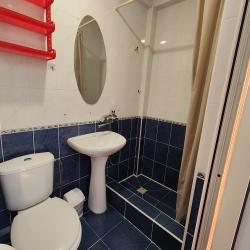 Номер стандарт с 1 односпальной и 1 двуспальной кроватью с видом на море