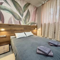 Номер семейный с 1 двуспальной и 1 двухъярусной кроватями