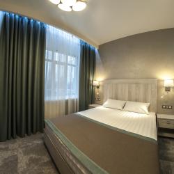 Номер стандарт с 1 двуспальной кроватью