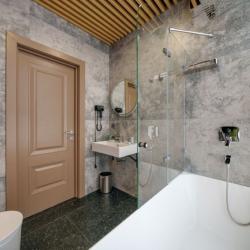 Номер делюкс улучшенный с 1 двуспальной кроватью и диваном