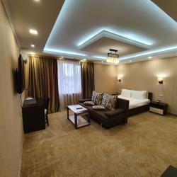 Номер люкс с 1 двуспальной кроватью