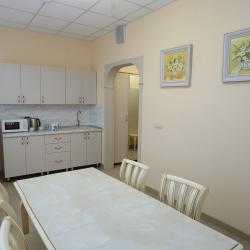 Номер улучшенный семейный с 3 односпальными и 1 двуспальной кроватью