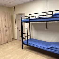 Кровать в 10-местном общем номере