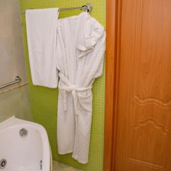 Номер стандарт улучшенный с 1 двуспальной кроватью