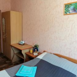 Комната стандарт с 1 односпальной и 1 двуспальной кроватью