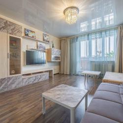 Фото Отель Трёхкомнатная квартира на Краснозвёздной улице 31