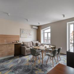 Фото V hotel & Rooftop lounge (В отель)